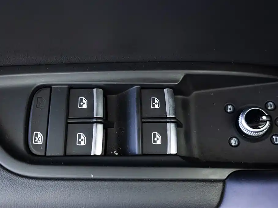 Audi Q5L 2020 facelift 40 TFSI enjoys fashionable style купить на сайте DeffCars