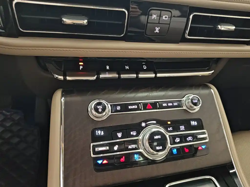 Aviator imported 2020 3.0T V6 all-wheel drive exclusive version купить на сайте DeffCars