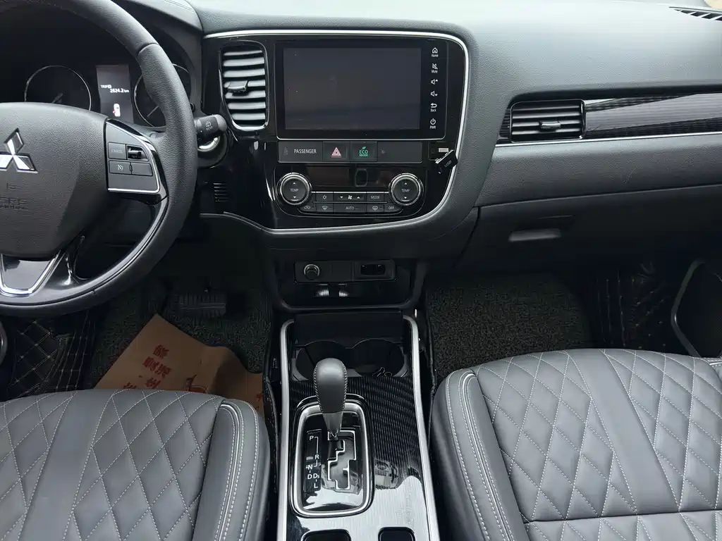 Outlander 2021 2.0L 2WD Enjoy Edition 5 seats купить на сайте DeffCars