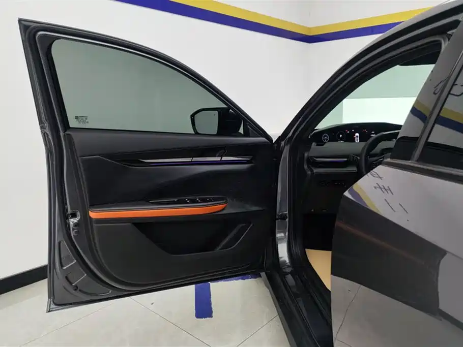 Changan UNI-V 2024 1.5T high-energy version купить на сайте DeffCars