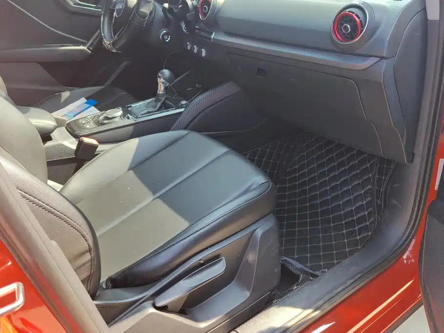 Audi Q2L 2018 35 TFSI launches exclusive version, National VI купить на сайте DeffCars