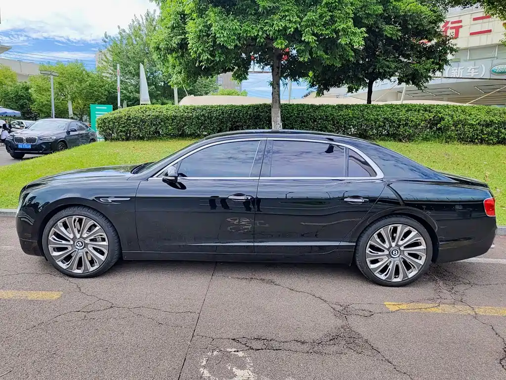 Flying Spur 2014 4.0T V8 Premium Edition купить на сайте DeffCars