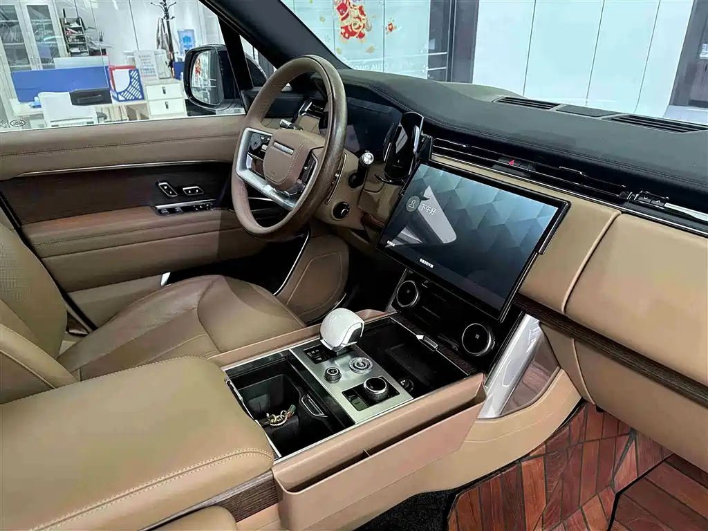 Range Rover 2023 3.0 L6 400PS Extended Edition купить на сайте DeffCars
