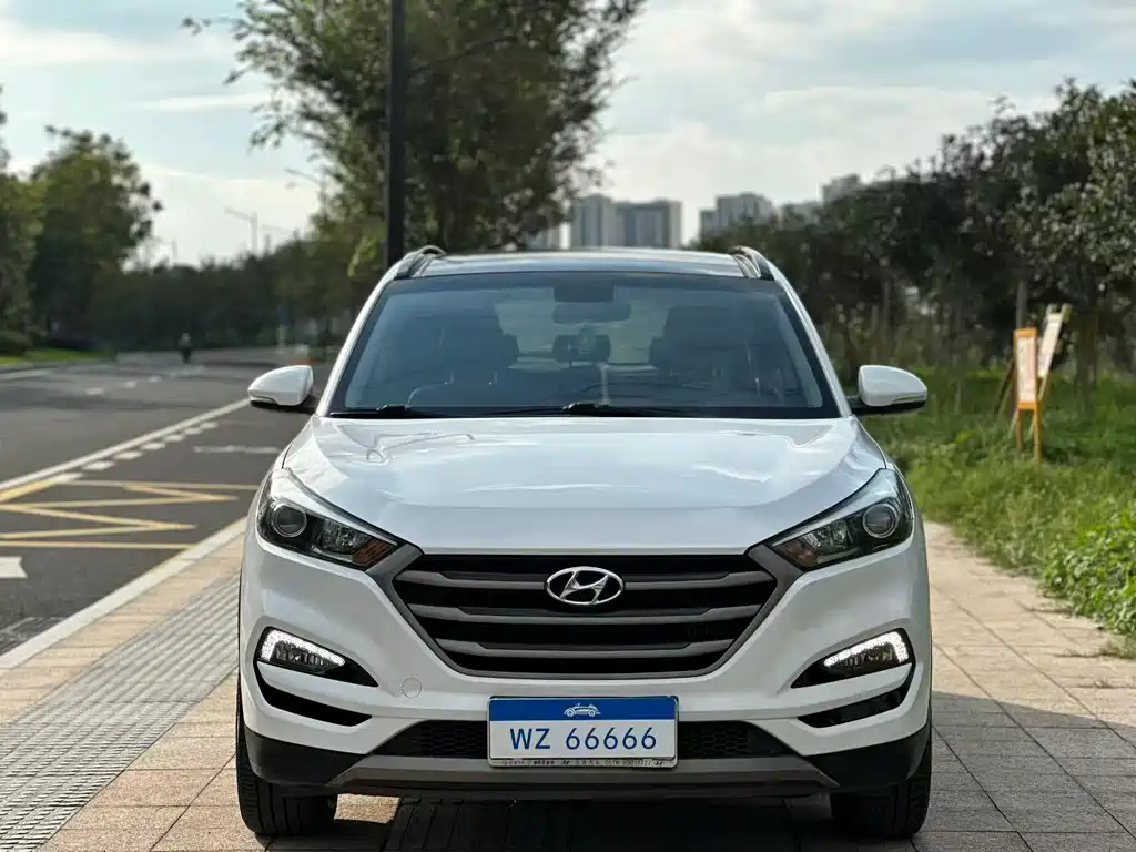 Tucson 2018 1.6T Dual Clutch 2WD 15th Anniversary Special Edition купить на сайте DeffCars