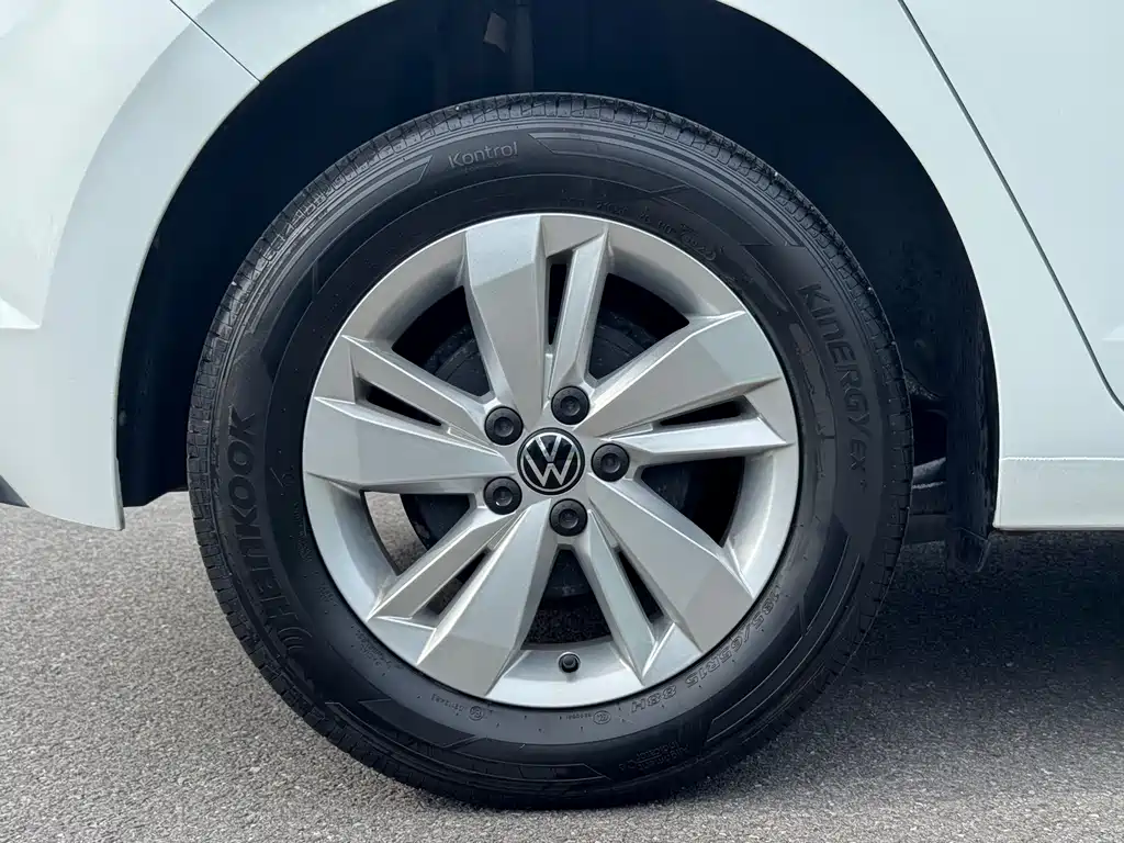Polo 2023 Plus 1.5L Automatic Panoramic Enjoyment Edition купить на сайте DeffCars