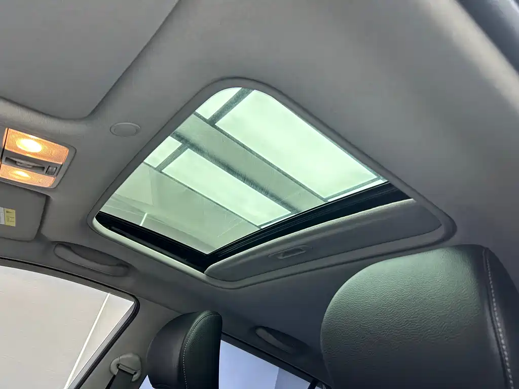 Yipao 2021 1.4L CVT sunroof model купить на сайте DeffCars