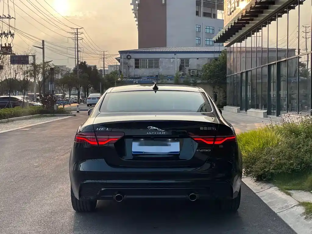 Jaguar XEL 2022 2.0T 250PS R-DYNAMIC S Advanced Sports Edition купить на сайте DeffCars