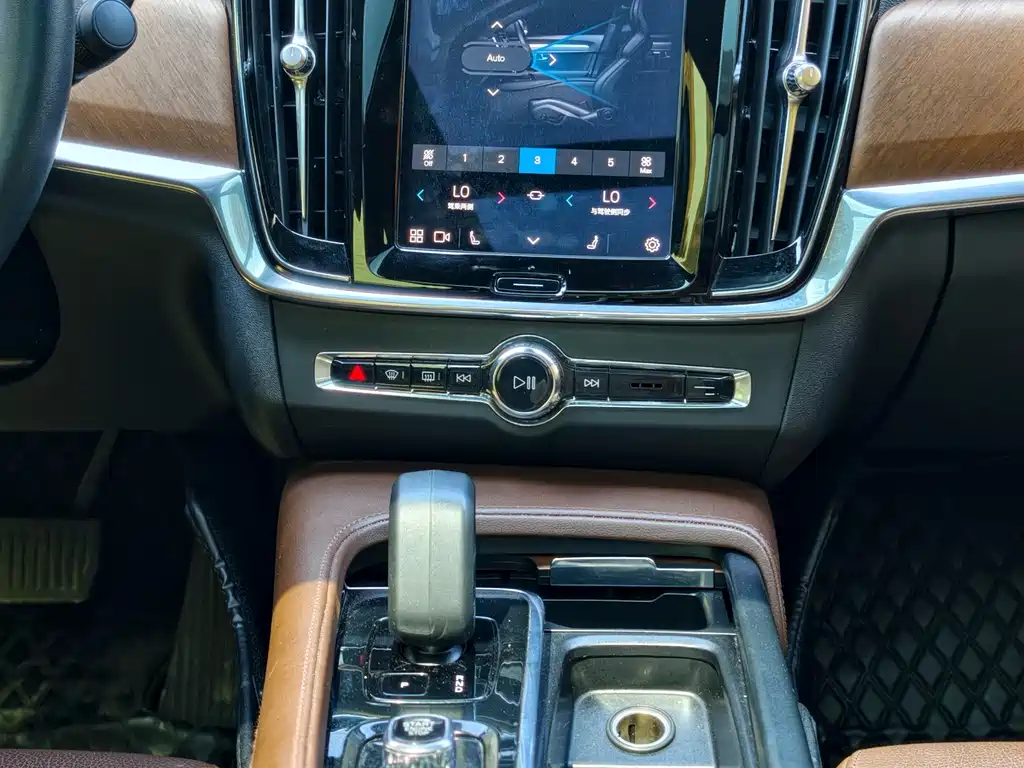 Volvo S90 2023 B5 Zhiyi Luxury Edition купить на сайте DeffCars