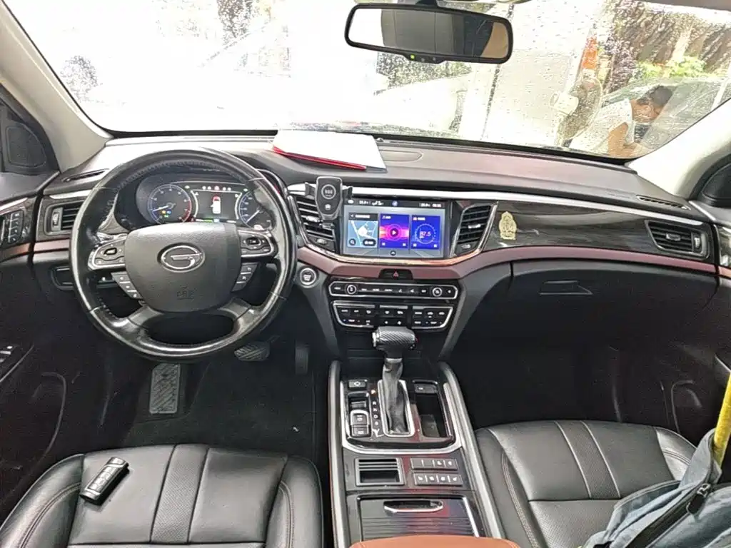 Trumpchi GS8 2017 320T 2WD Deluxe Wisdom Connected Edition (Seven Seater) купить на сайте DeffCars
