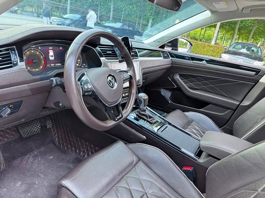 Huiang 2021 380TSI Premium Edition купить на сайте DeffCars
