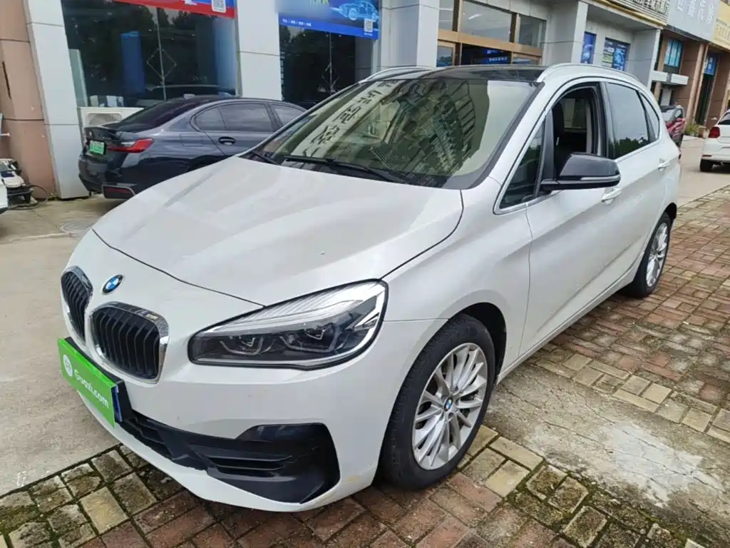 BMW 2 Series Station Wagon 2019款 218i 领先型 купить на сайте DeffCars