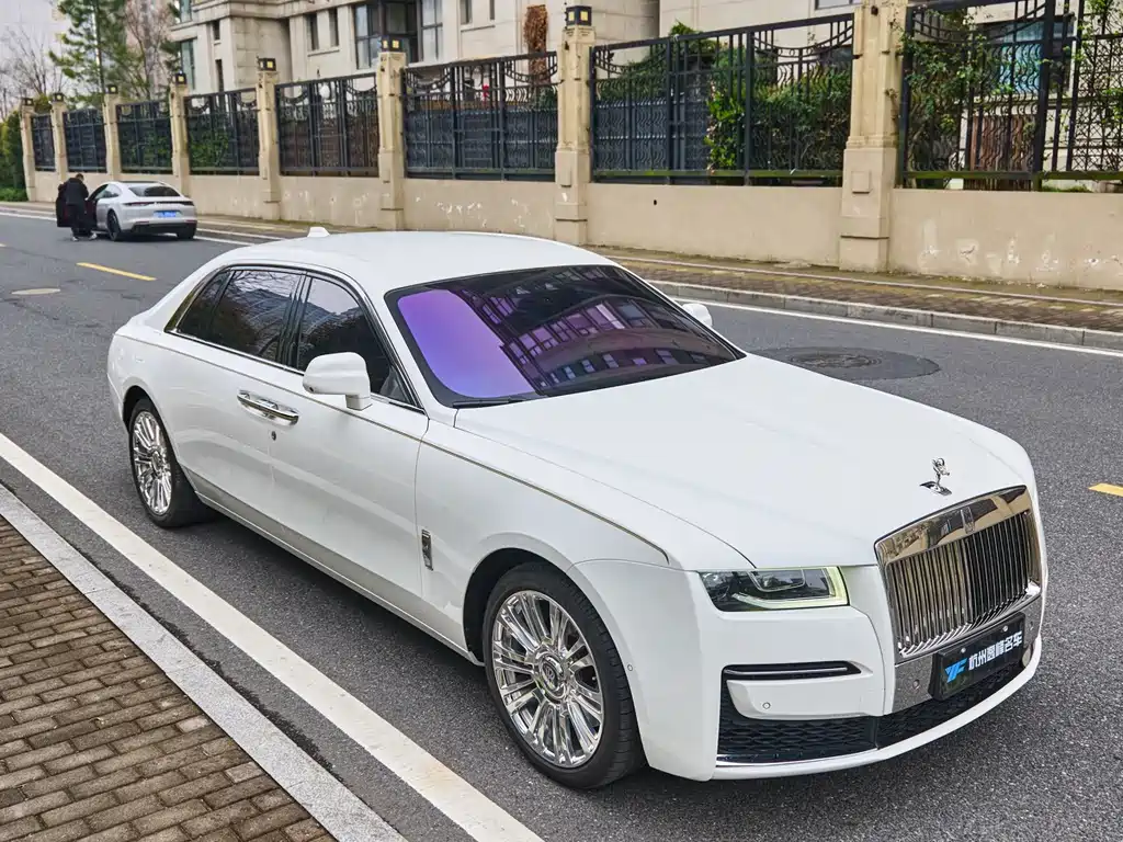 Ghost 2021 6.7T long wheelbase version купить на сайте DeffCars