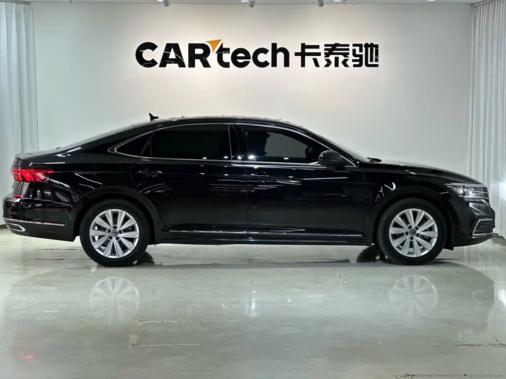Passat 2021 330TSI Deluxe Edition купить на сайте DeffCars