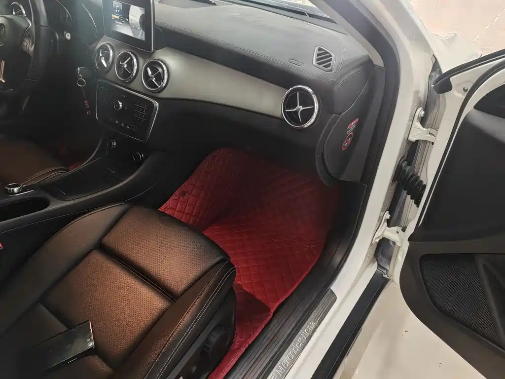 Mercedes-Benz GLA 2016 GLA 200 Fashion Model купить на сайте DeffCars