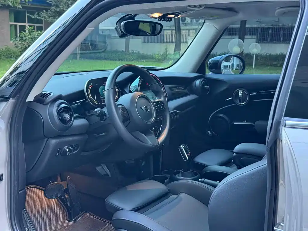 Mini 2023 1.5T COOPER Artist купить на сайте DeffCars