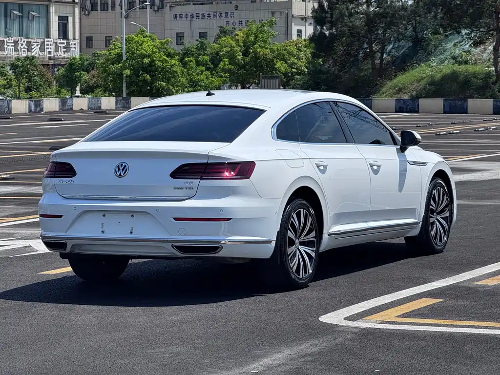 FAW-Volkswagen CC 2020 330TSI Charming Edition National VI купить на сайте DeffCars