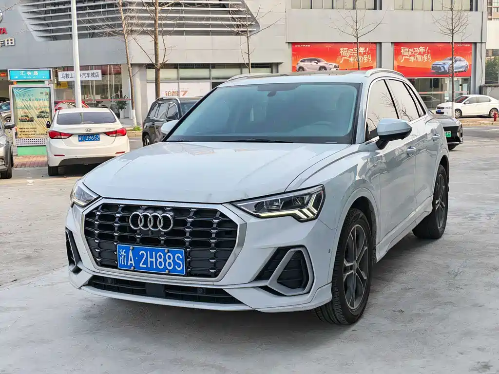 Audi Q3 2021 40 TFSI Fashionable and Dynamic купить на сайте DeffCars
