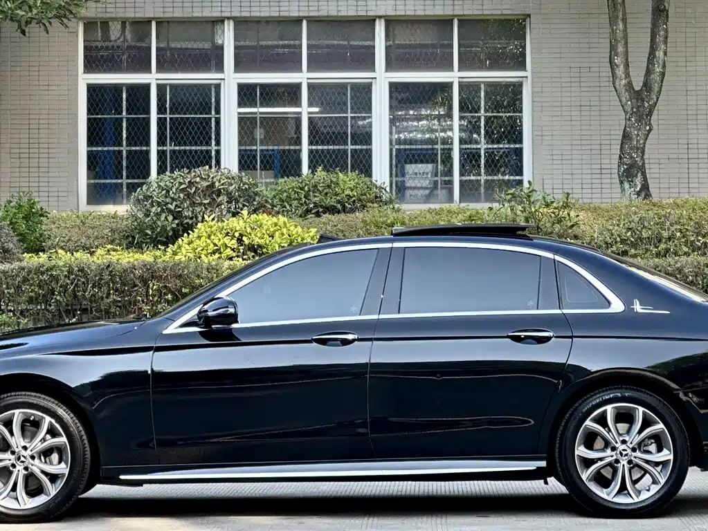 Mercedes-Benz E-Class 2022 E 300 L Luxury Model купить на сайте DeffCars