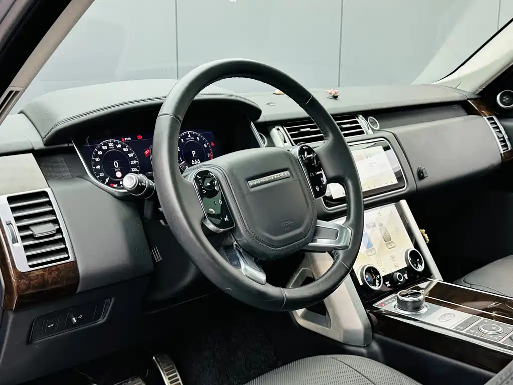 Range Rover 2021 3.0 L6 Legend Extended Classic Edition купить на сайте DeffCars