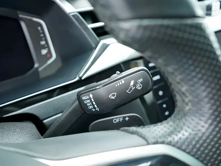 FAW-Volkswagen CC 2021 380TSI eye-catching version купить на сайте DeffCars