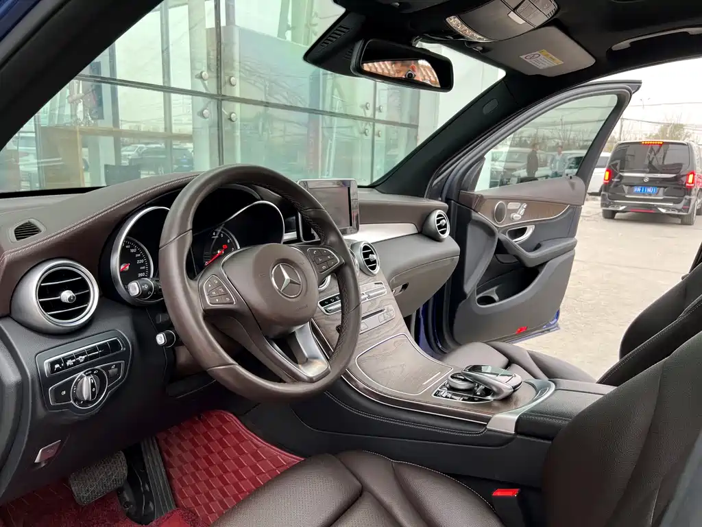 Mercedes-Benz GLC 2016 GLC 300 4MATIC Dynamic купить на сайте DeffCars