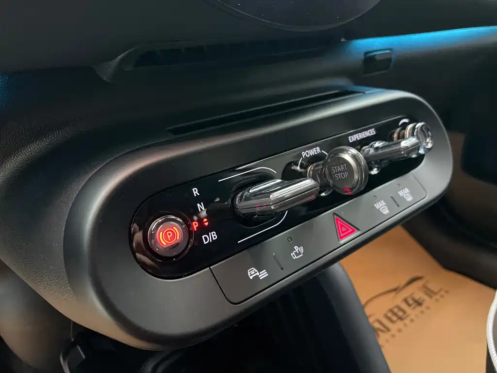 Electric MINI COOPER 2024 456km COOPER E Classic купить на сайте DeffCars