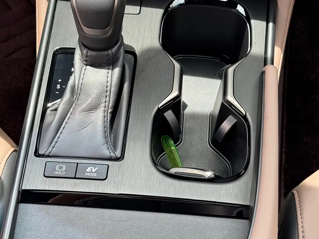 Lexus ES 2025 300h Premium Edition купить на сайте DeffCars