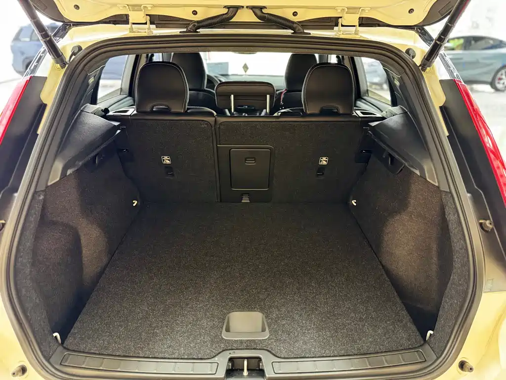 Volvo XC40 2020 T4 four-wheel drive Zhiyuan Sport Edition купить на сайте DeffCars