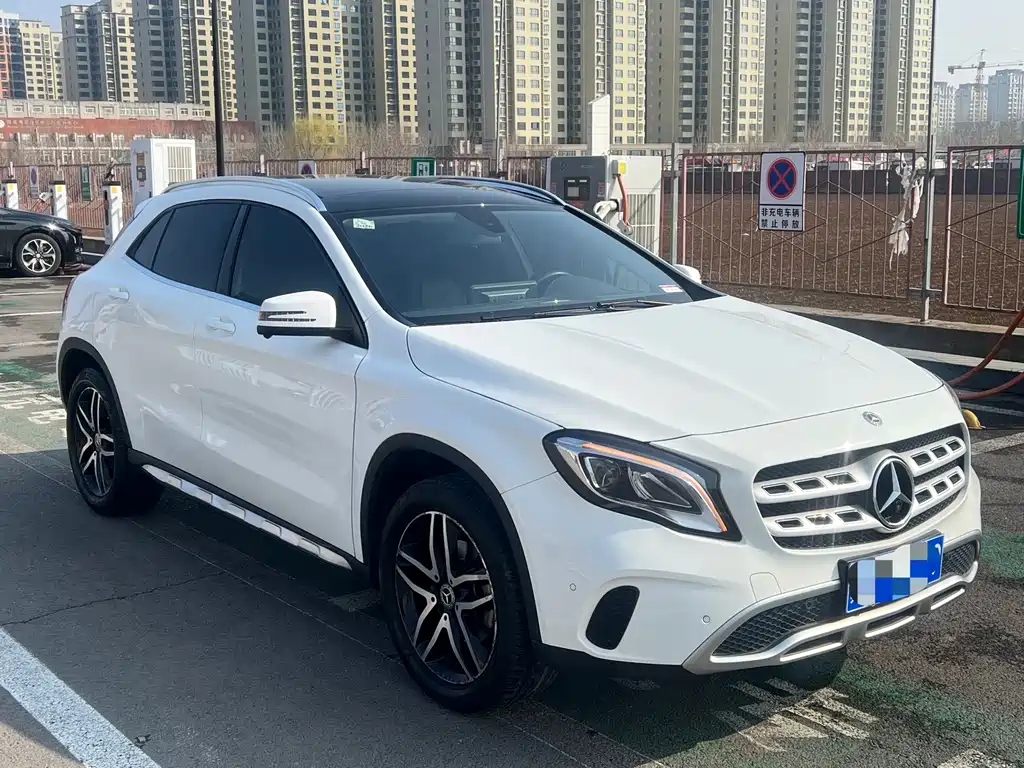 Mercedes-Benz GLA 2018 GLA 200 Fashion Model купить на сайте DeffCars