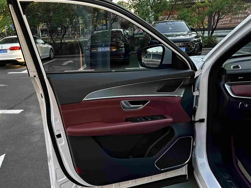 Jietu X70 PLUS 2023 model 1.5T DCT Ziqiang PRO 5 seats купить на сайте DeffCars