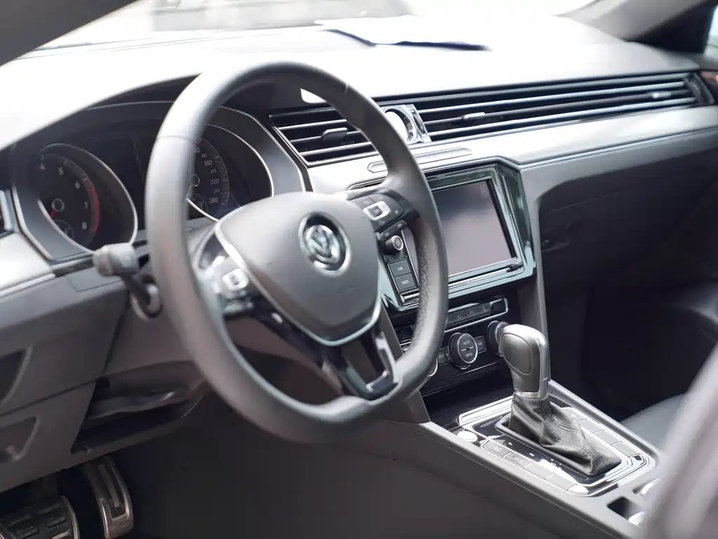 FAW-Volkswagen CC 2019 330TSI Charming Edition National V купить на сайте DeffCars