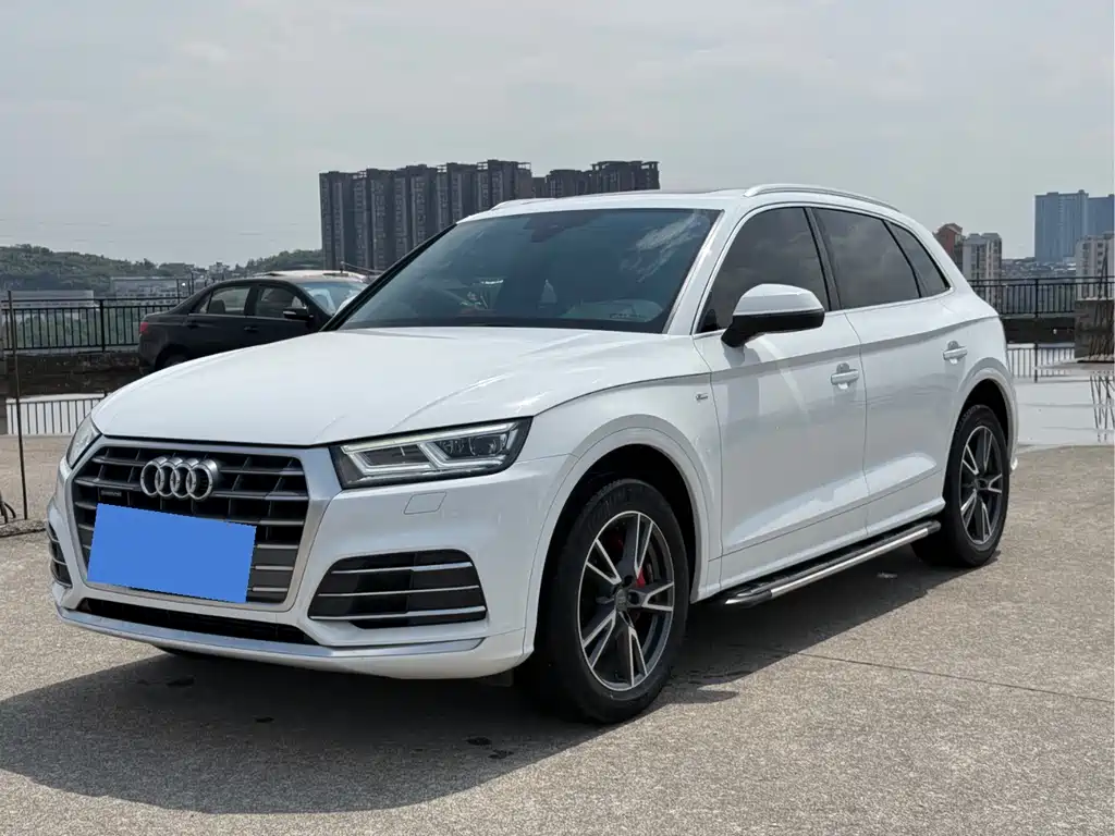 Audi Q5L 2020 40 TFSI enjoys fashionable style купить на сайте DeffCars
