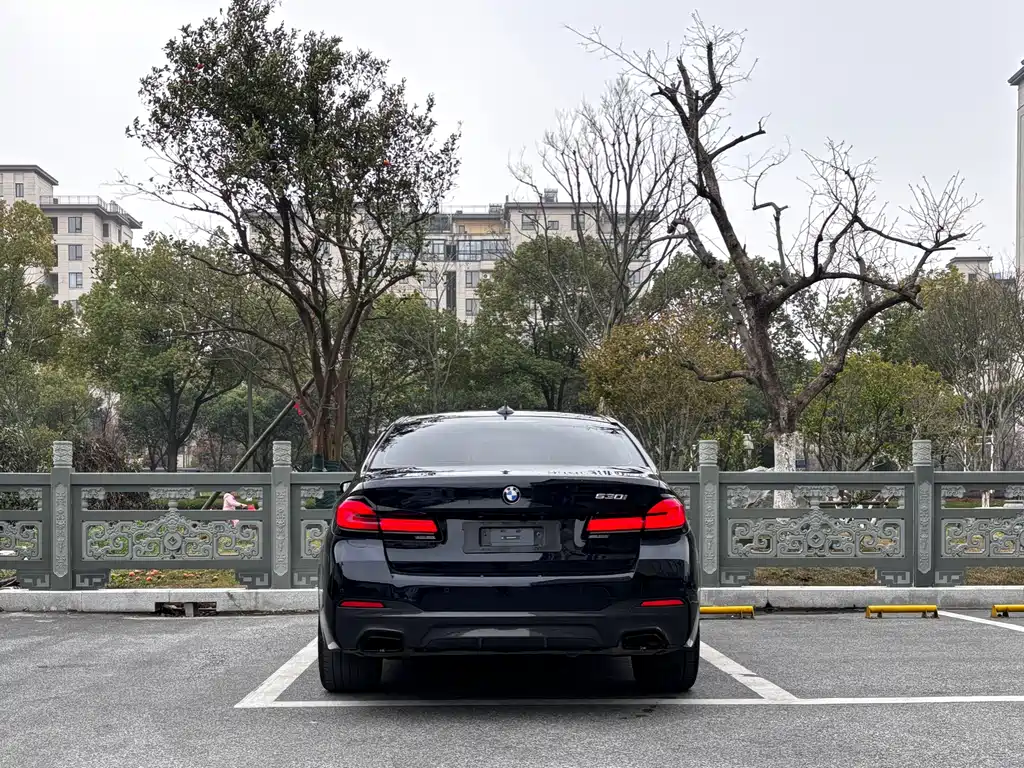 BMW 5 Series Imported 2022 Facelift 530i Fashion Edition M Sports Package купить на сайте DeffCars