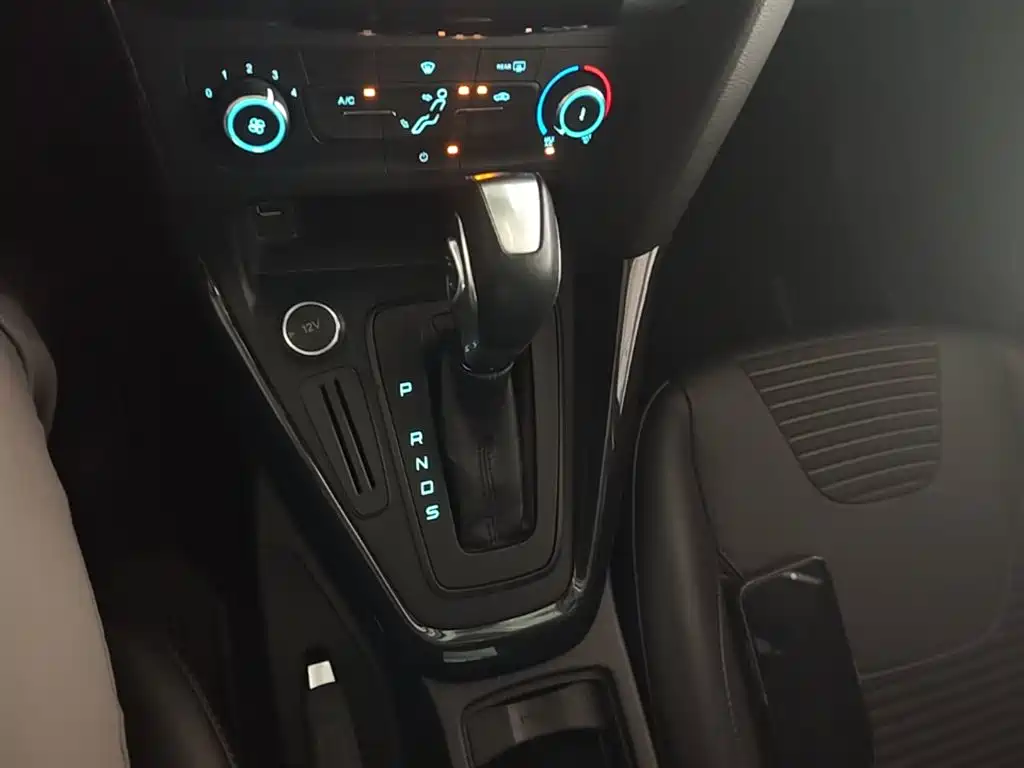 Focus 2018 sedan classic 1.6L automatic stylish smart mobility version купить на сайте DeffCars
