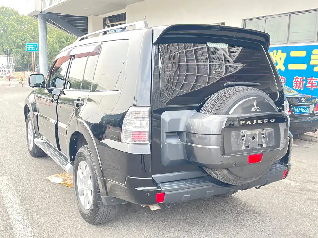 Pajero (imported) 2019 3.0L automatic standard version купить на сайте DeffCars