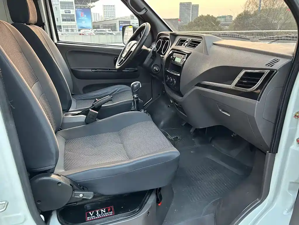 Yufeng EM26 2023 Standard Edition 41.472kWh Henan Lithium Dynamics купить на сайте DeffCars