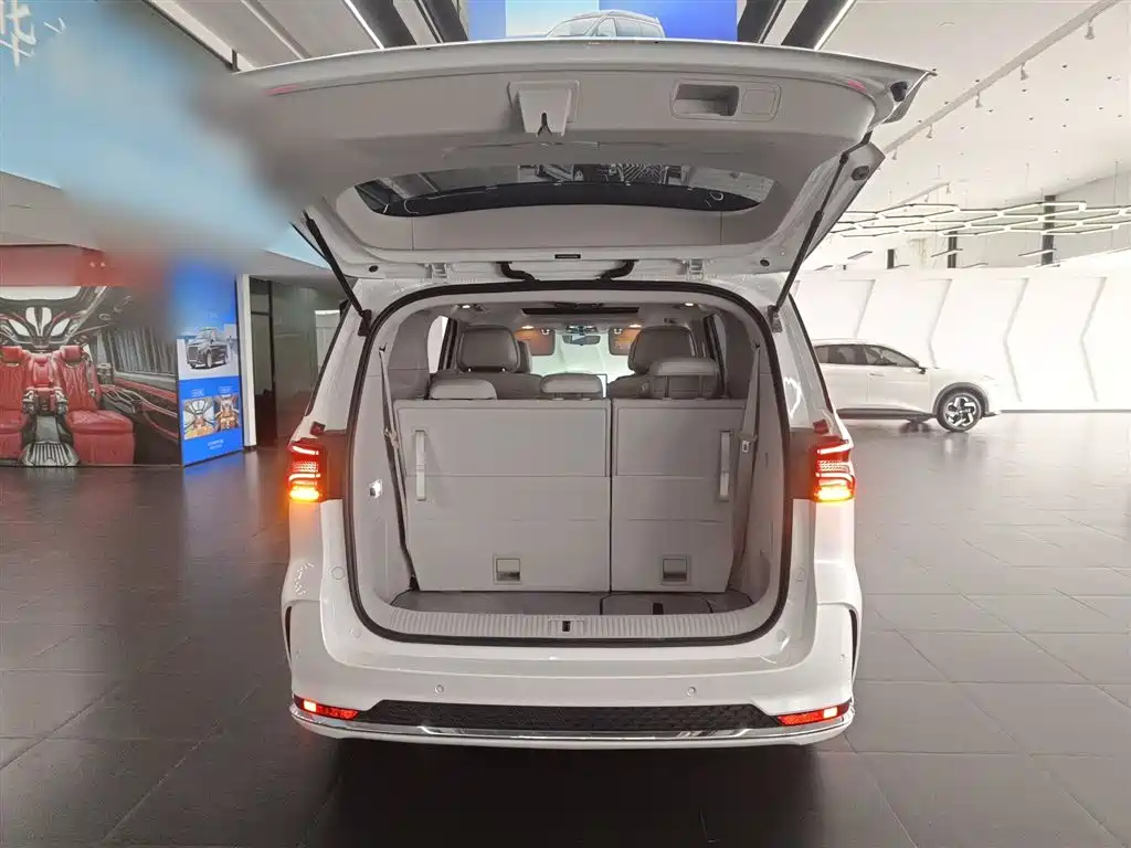 Roewe iMAX8 New Energy 2025 1.5T DMH Lu Zun Premium Edition купить на сайте DeffCars
