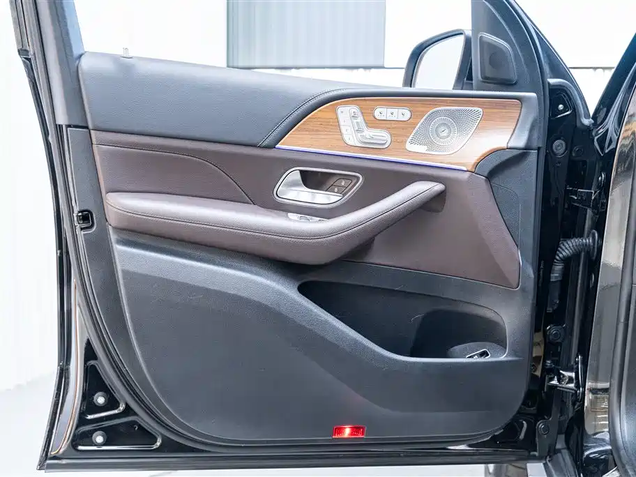 Mercedes-Benz GLS 2021 facelift GLS 450 4MATIC luxury model купить на сайте DeffCars