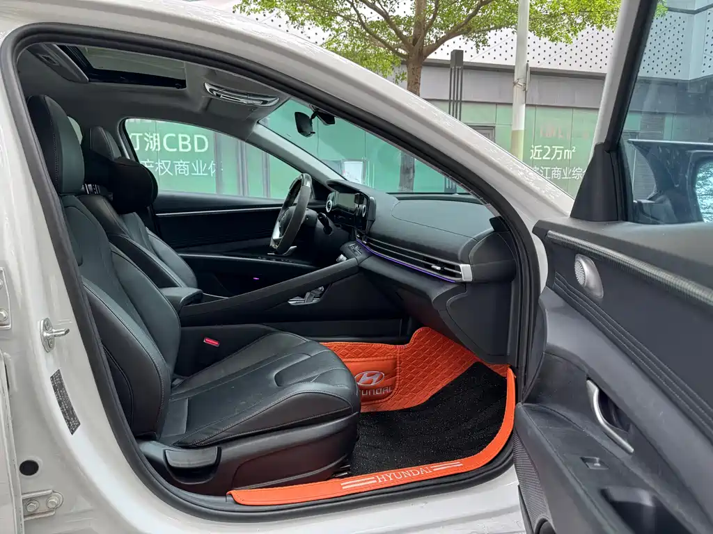 Elantra 2023 1.5L CVT LUX Premium Edition купить на сайте DeffCars