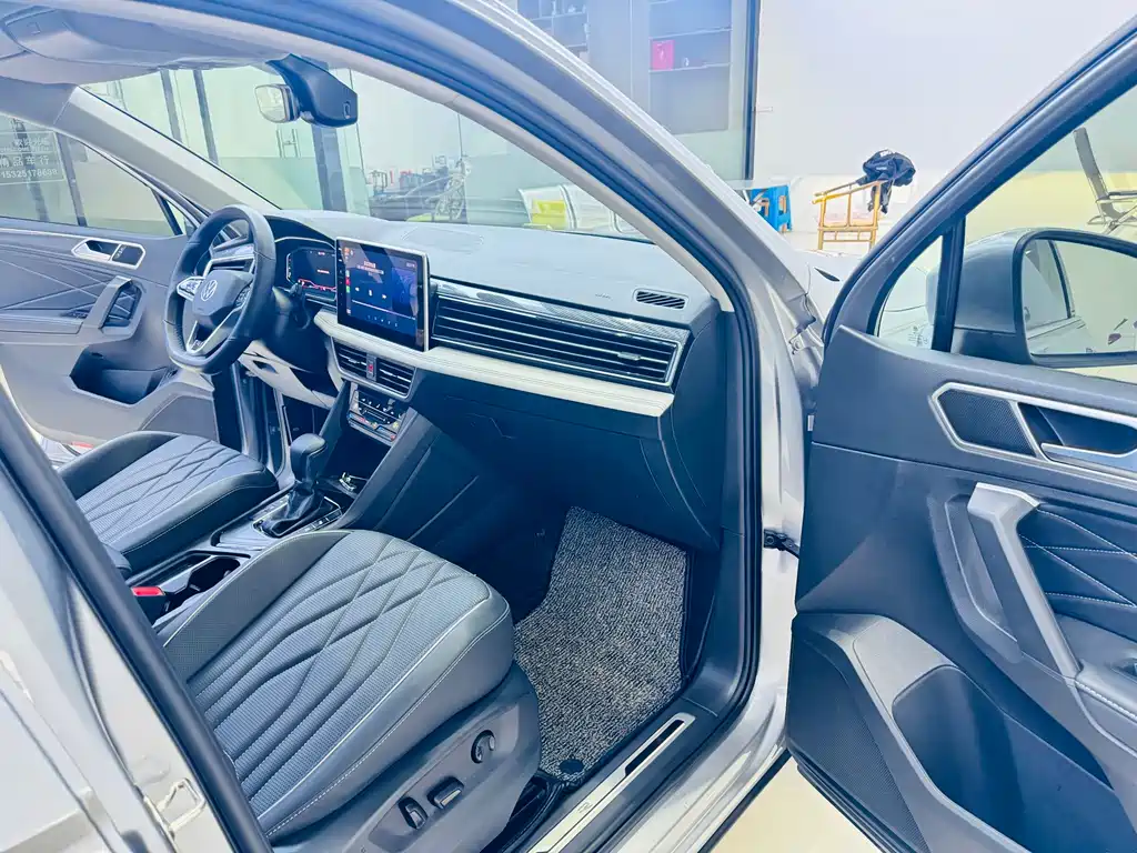 Tiguan L 2022 330TSI automatic two-wheel drive R-Line version купить на сайте DeffCars