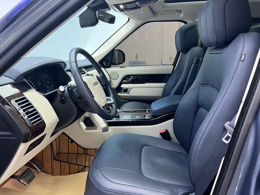 Range Rover 2021 3.0 L6 Legend Extended Classic Edition купить на сайте DeffCars