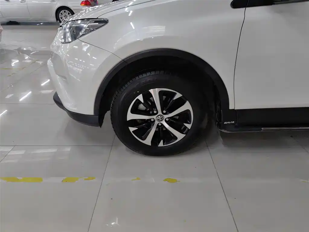 RAV4 Rongfang 2019 2.0L CVT two-wheel drive fashion version National VI купить на сайте DeffCars
