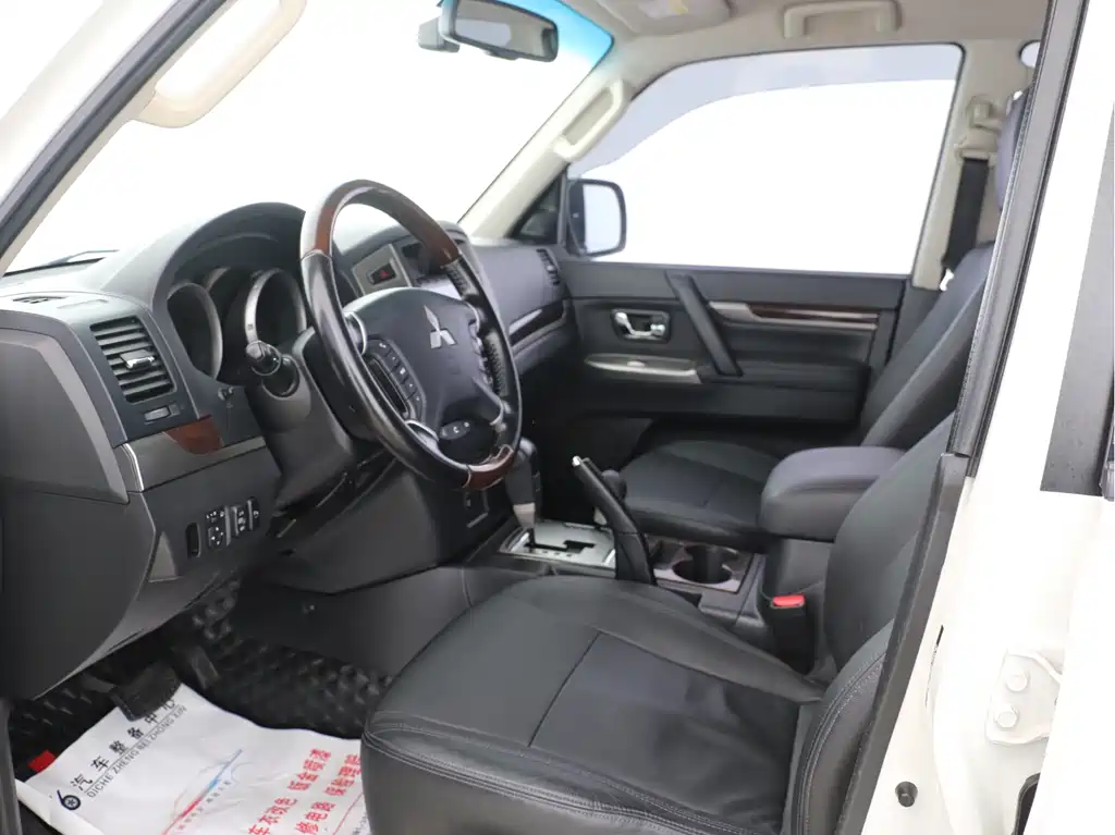 Pajero imported 2020 3.0L automatic luxury off-road version купить на сайте DeffCars
