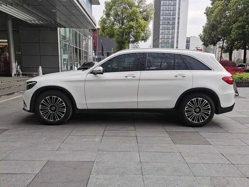 Mercedes-Benz GLC 2018 GLC 260 4MATIC Dynamic купить на сайте DeffCars