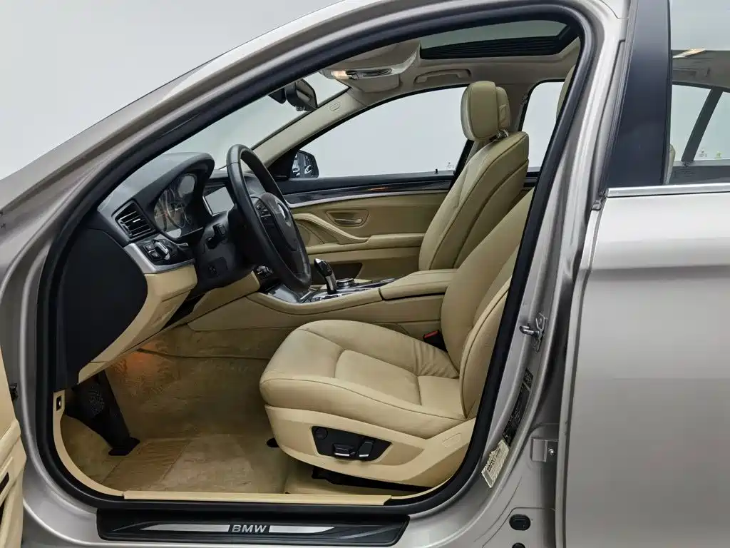 BMW 5 Series 2013 525Li Luxury Model купить на сайте DeffCars