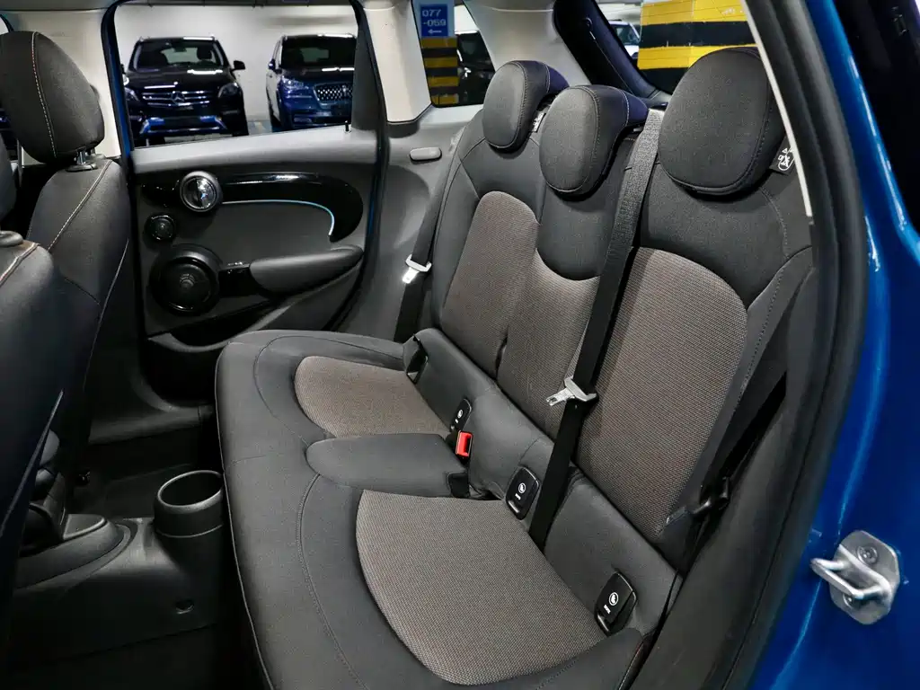 MINI 2023 1.5T COOPER Artist Five-Door Edition купить на сайте DeffCars