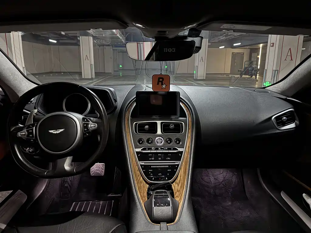 Aston Martin DB11 2016 5.2T First Edition купить на сайте DeffCars