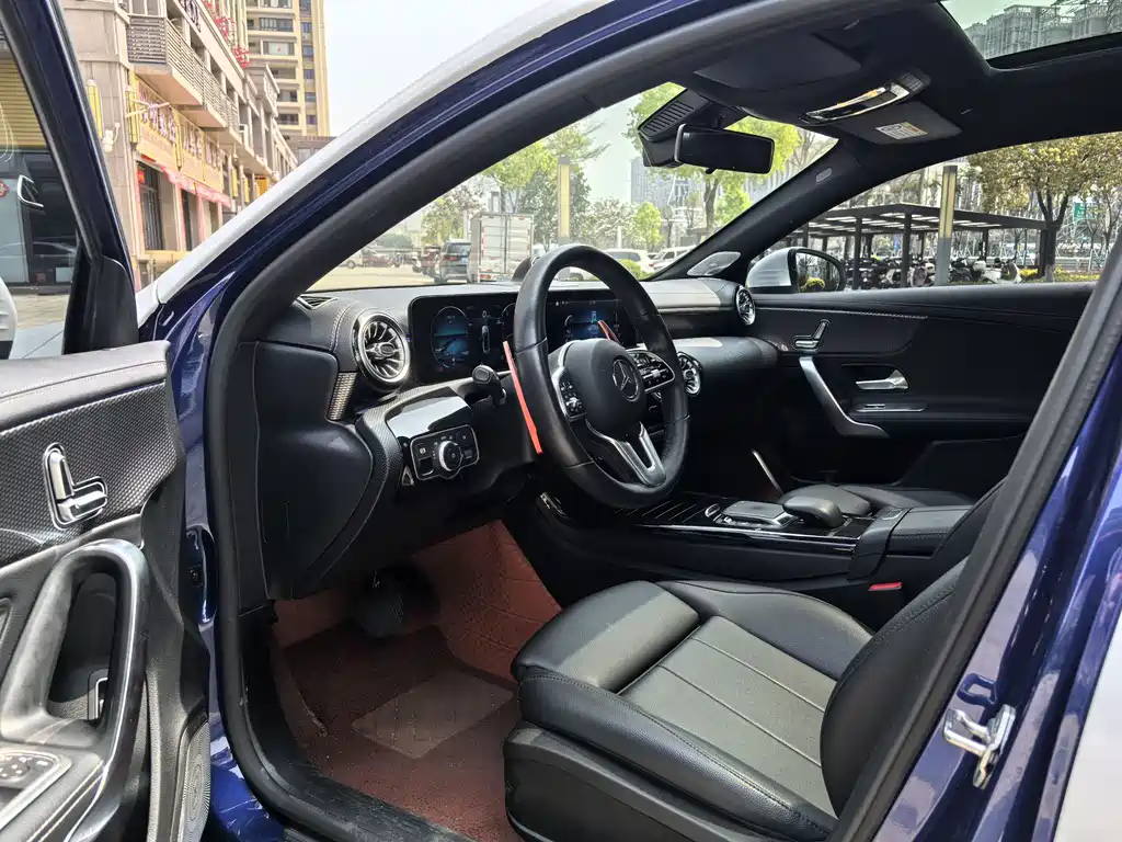 Mercedes-Benz A-Class 2021 A 200 L Sports Sedan Dynamic Type купить на сайте DeffCars