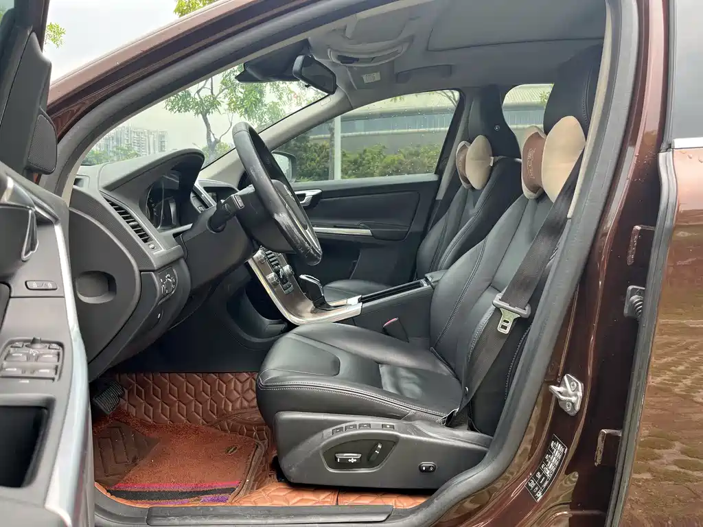 Volvo XC60 2016 T5 Smart Edition купить на сайте DeffCars