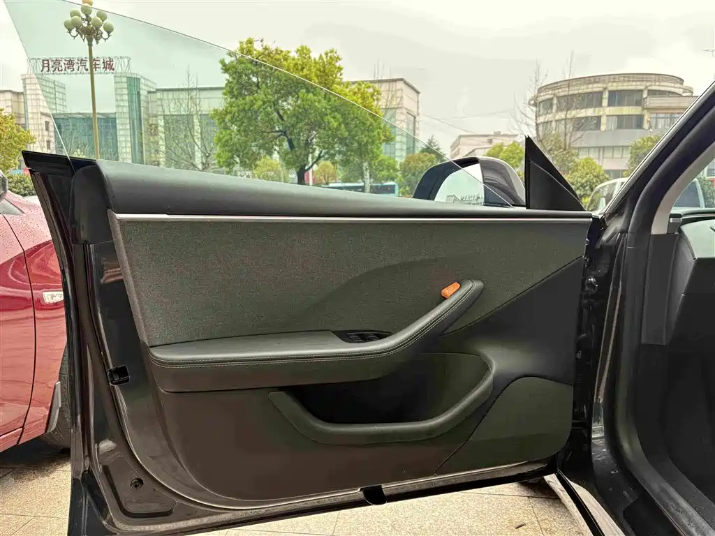 Model 3 2025 rear-wheel drive version купить на сайте DeffCars